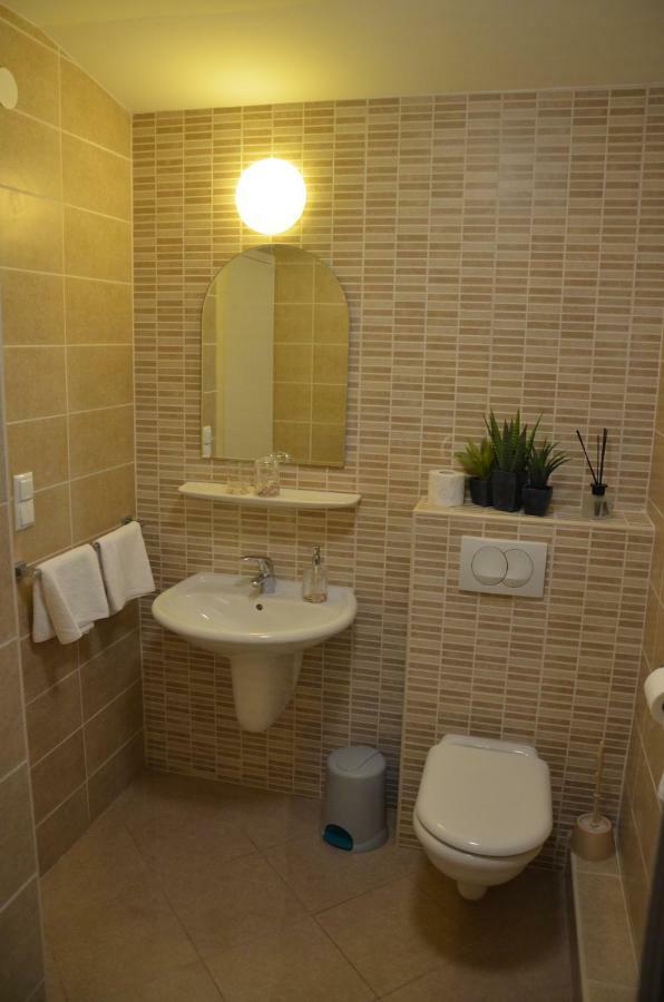 Apartments Mango II Башка Экстерьер фото